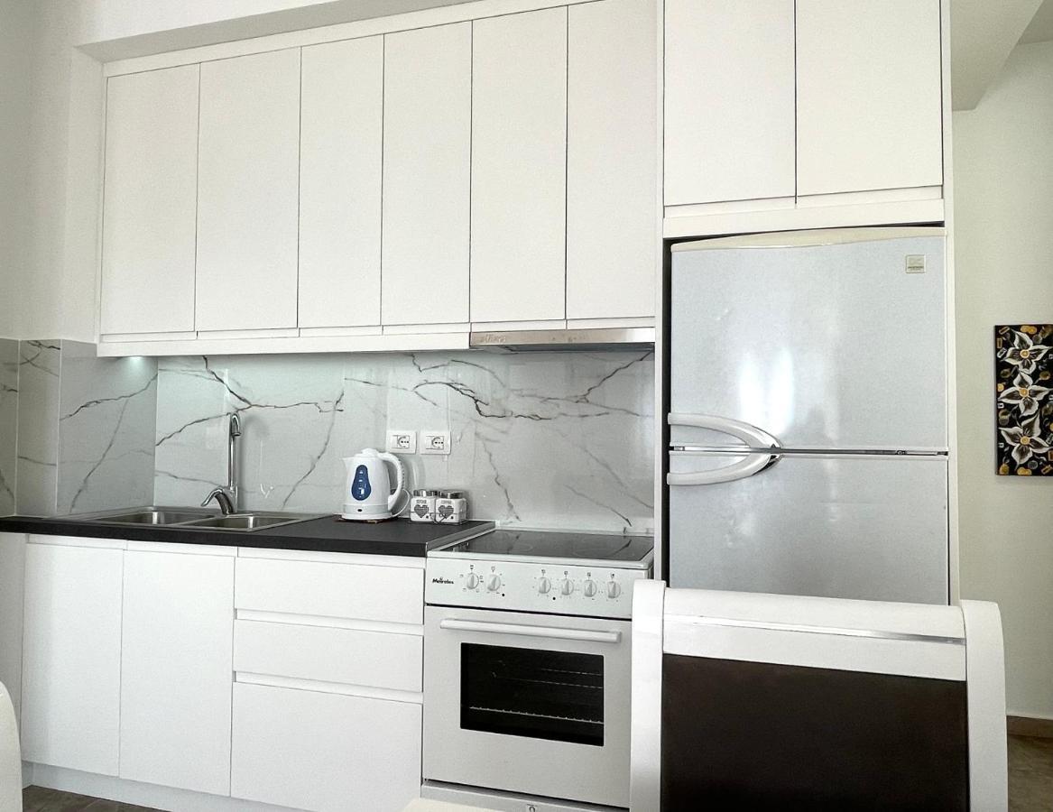 סרנדה Sunny Bay Apartments מראה חיצוני תמונה