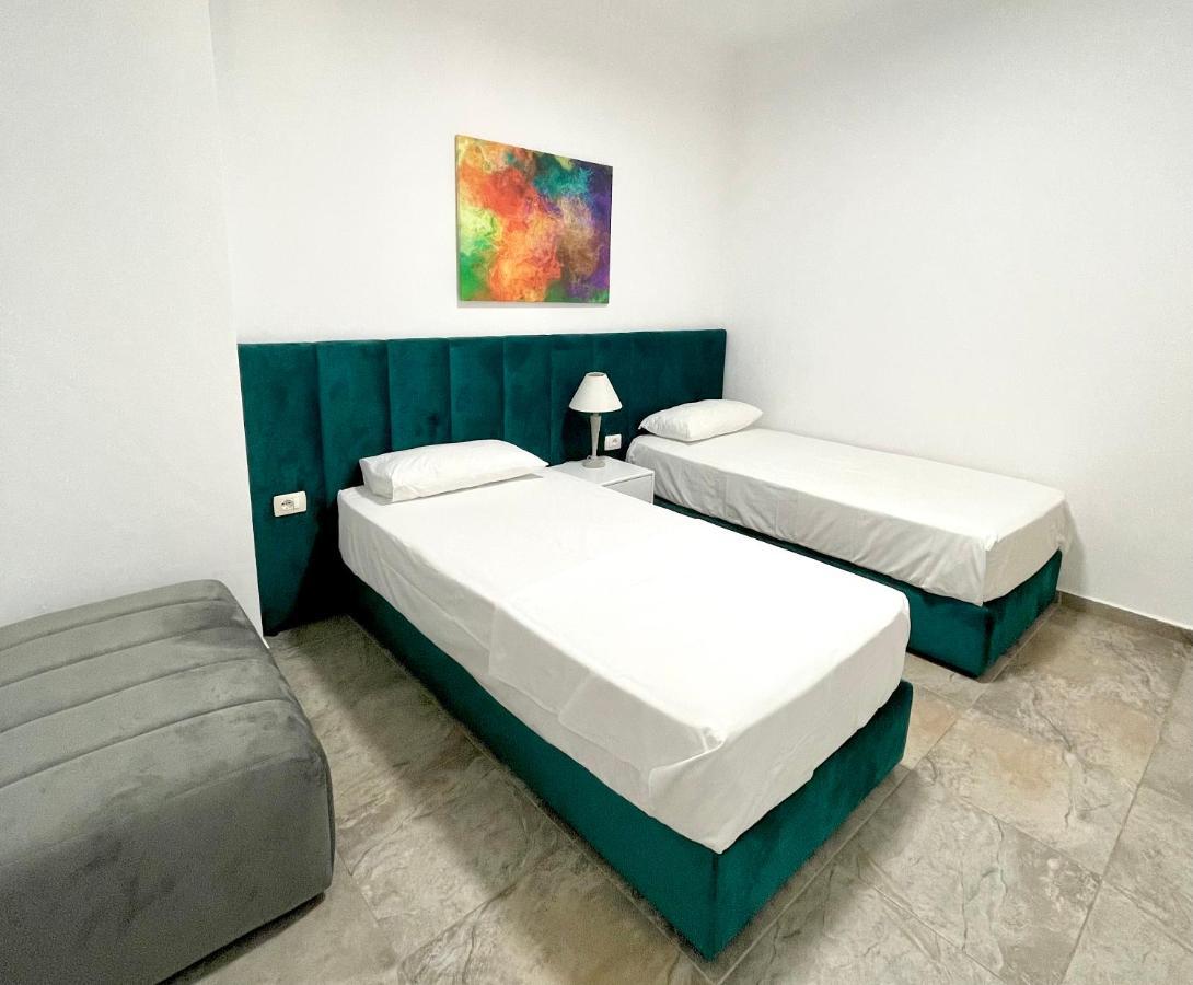 סרנדה Sunny Bay Apartments מראה חיצוני תמונה