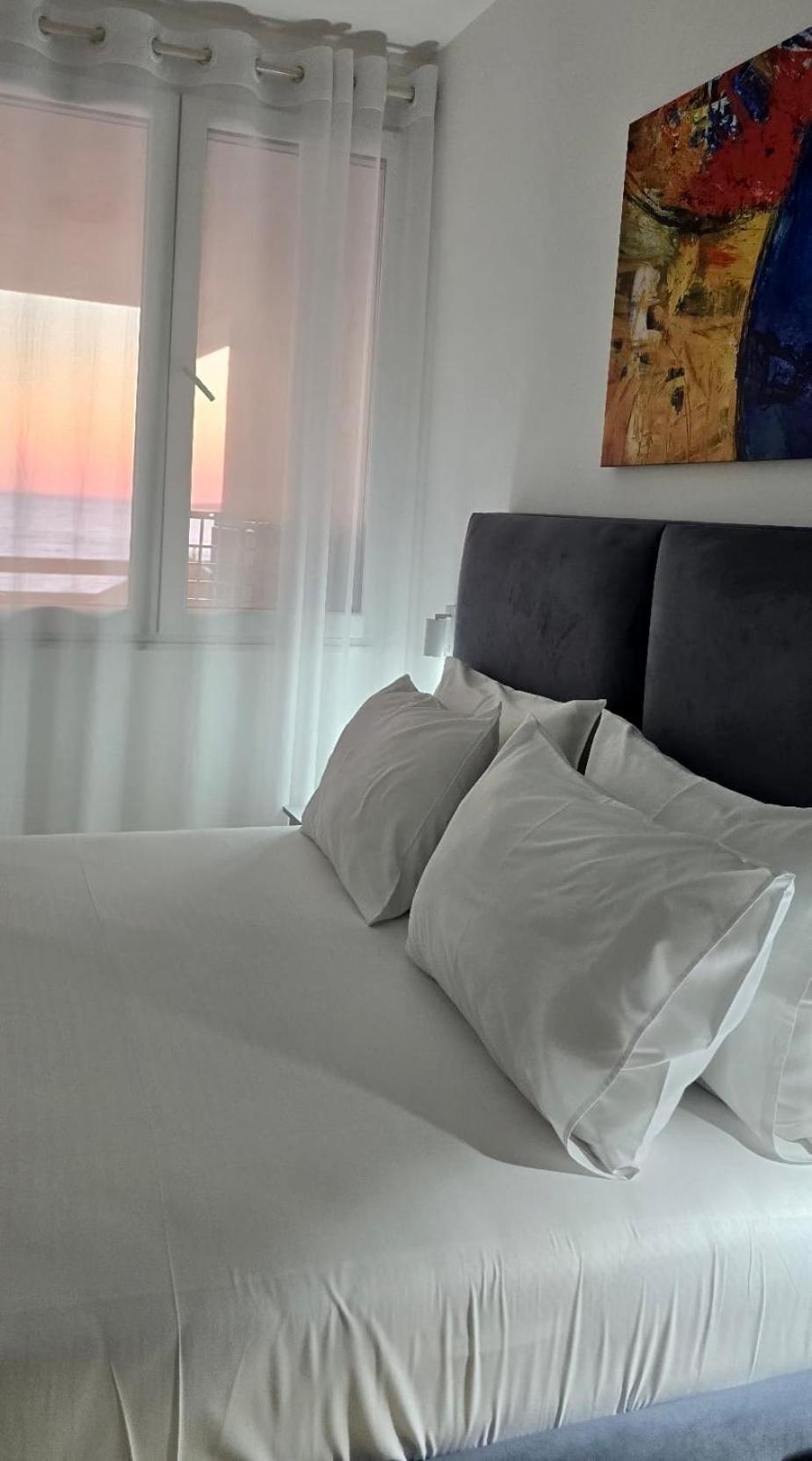 סרנדה Sunny Bay Apartments מראה חיצוני תמונה