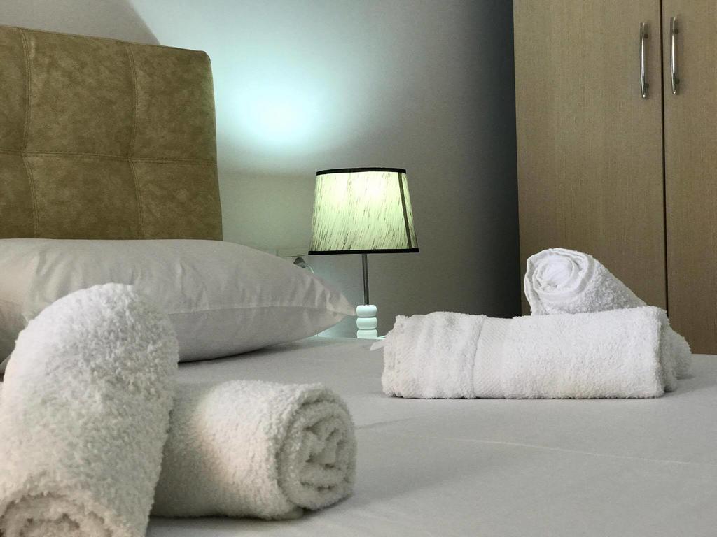 סרנדה Sunny Bay Apartments מראה חיצוני תמונה